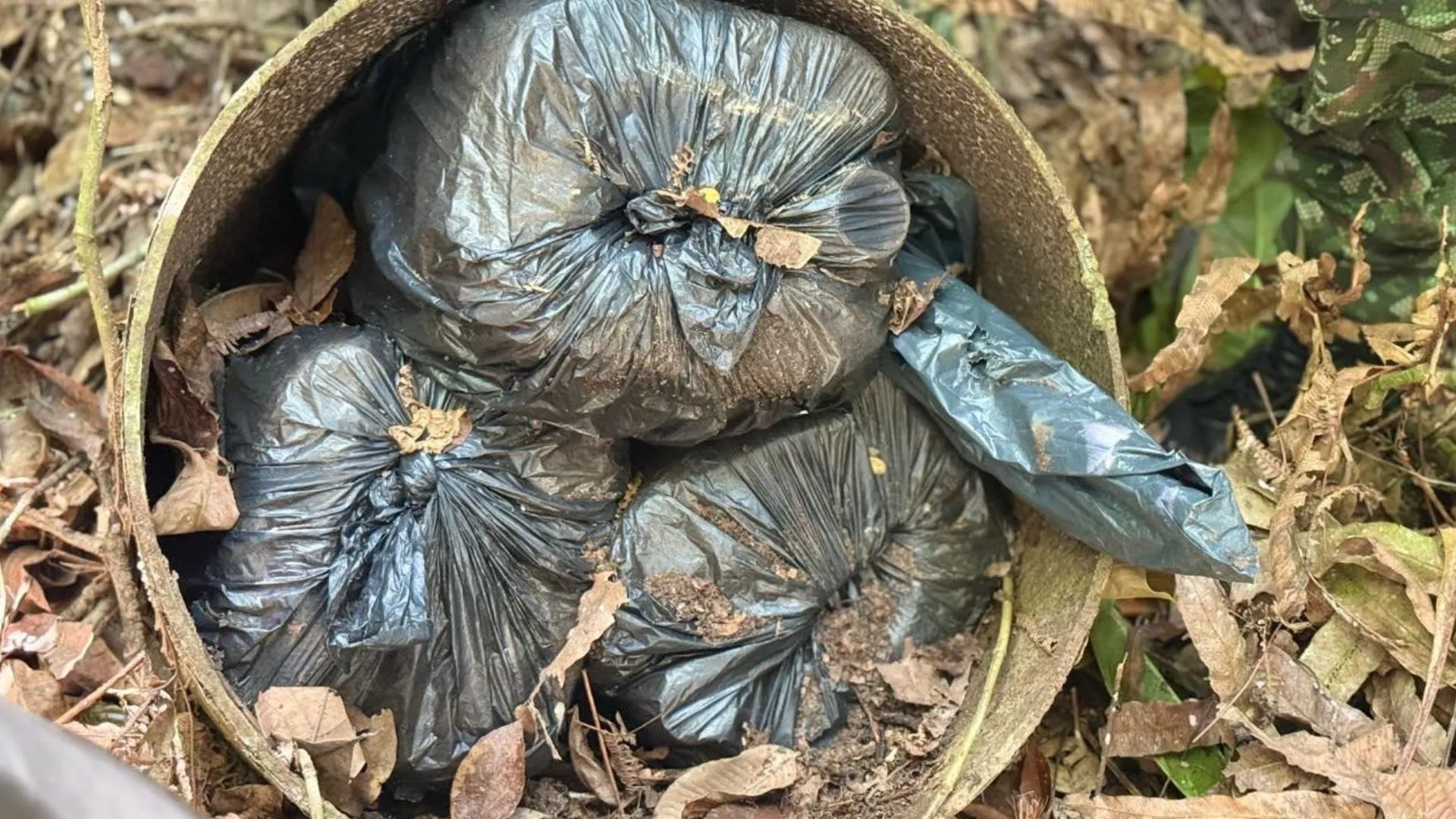 Ejército halló depósito ilegal con armas, munición y material para fabricar explosivos en Remedios 3 Ejército halló depósito ilegal con armas, munición y material para fabricar explosivos en Remedios