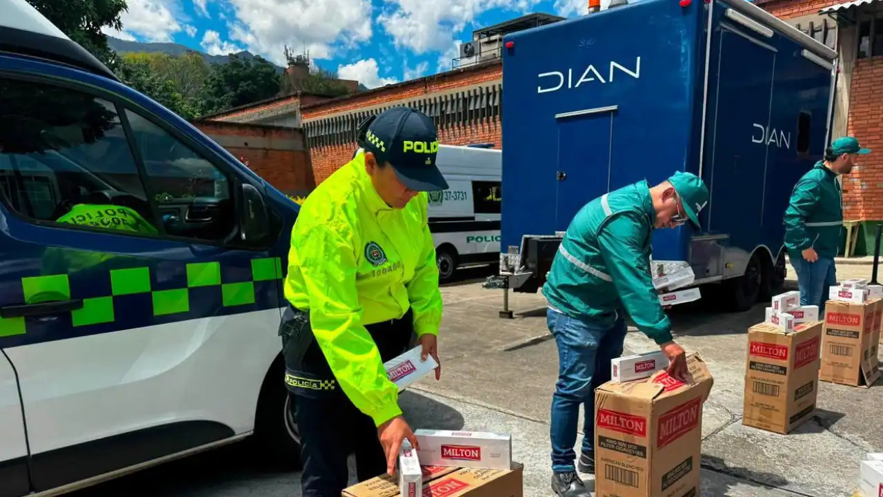 ¡Golpe al contrabando! Incautan millonario cargamento de cigarrillos que iba para Medellín 3 ¡Golpe al contrabando! Incautan millonario cargamento de cigarrillos que iba para Medellín