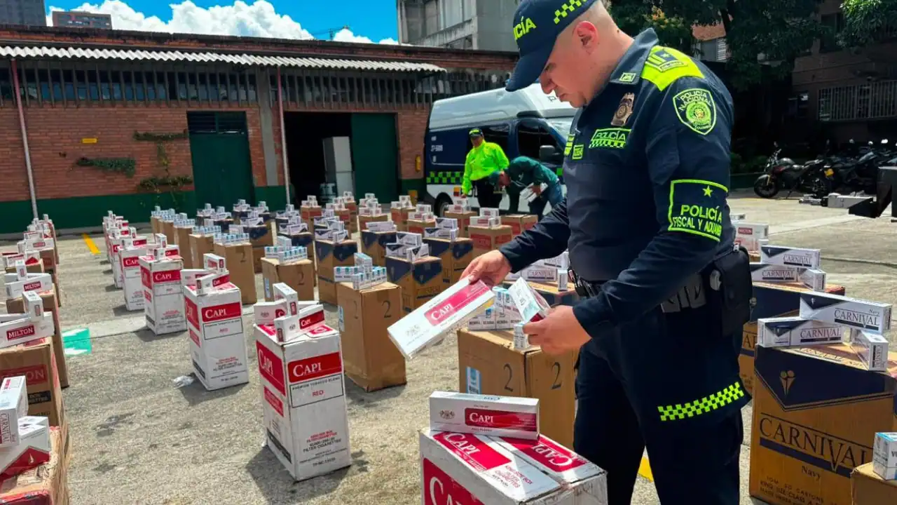 ¡Golpe al contrabando! Incautan millonario cargamento de cigarrillos que iba para Medellín 1 ¡Golpe al contrabando! Incautan millonario cargamento de cigarrillos que iba para Medellín