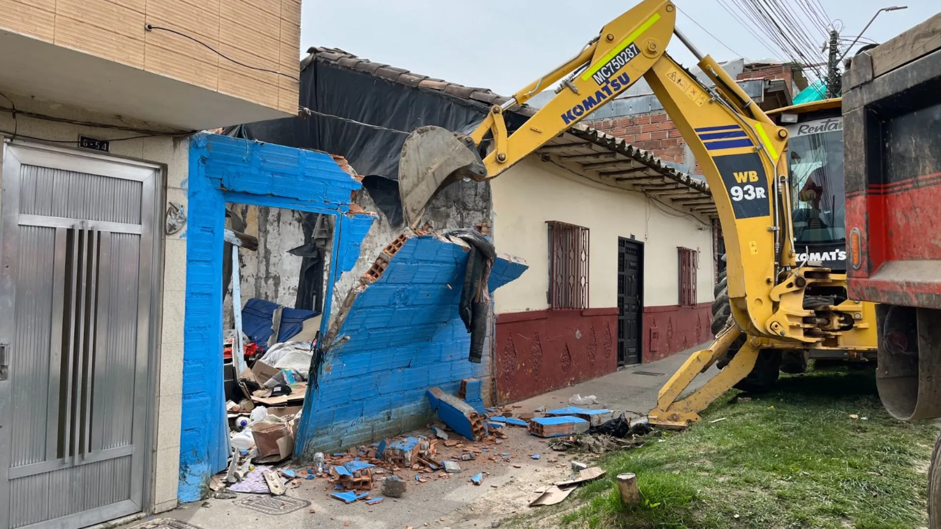 ¡Adiós a una ‘olla’! Tumban vivienda abandonada que usaban para vender droga en La Unión
