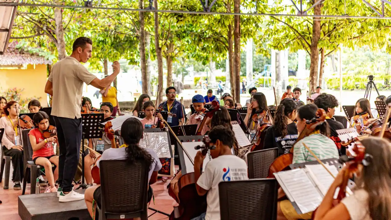 Tres jóvenes de Medellín llevarán el talento paisa a la Orquesta Juvenil Iberoamericana 3 Tres jóvenes de Medellín llevarán el talento paisa a la Orquesta Juvenil Iberoamericana