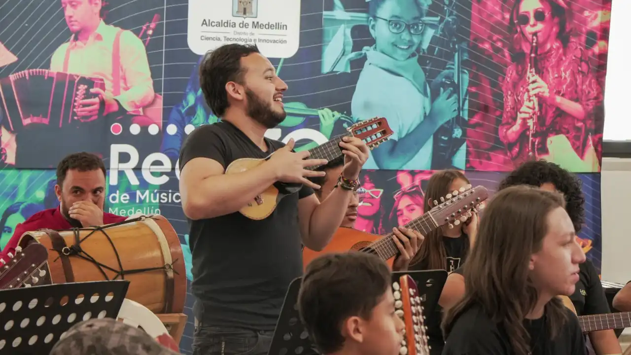 Red de Músicas de Medellín sigue creciendo: abrirá una nueva escuela gratuita en Santo Domingo Savio 1 Red de Músicas de Medellín sigue creciendo: abrirá una nueva escuela gratuita en Santo Domingo Savio