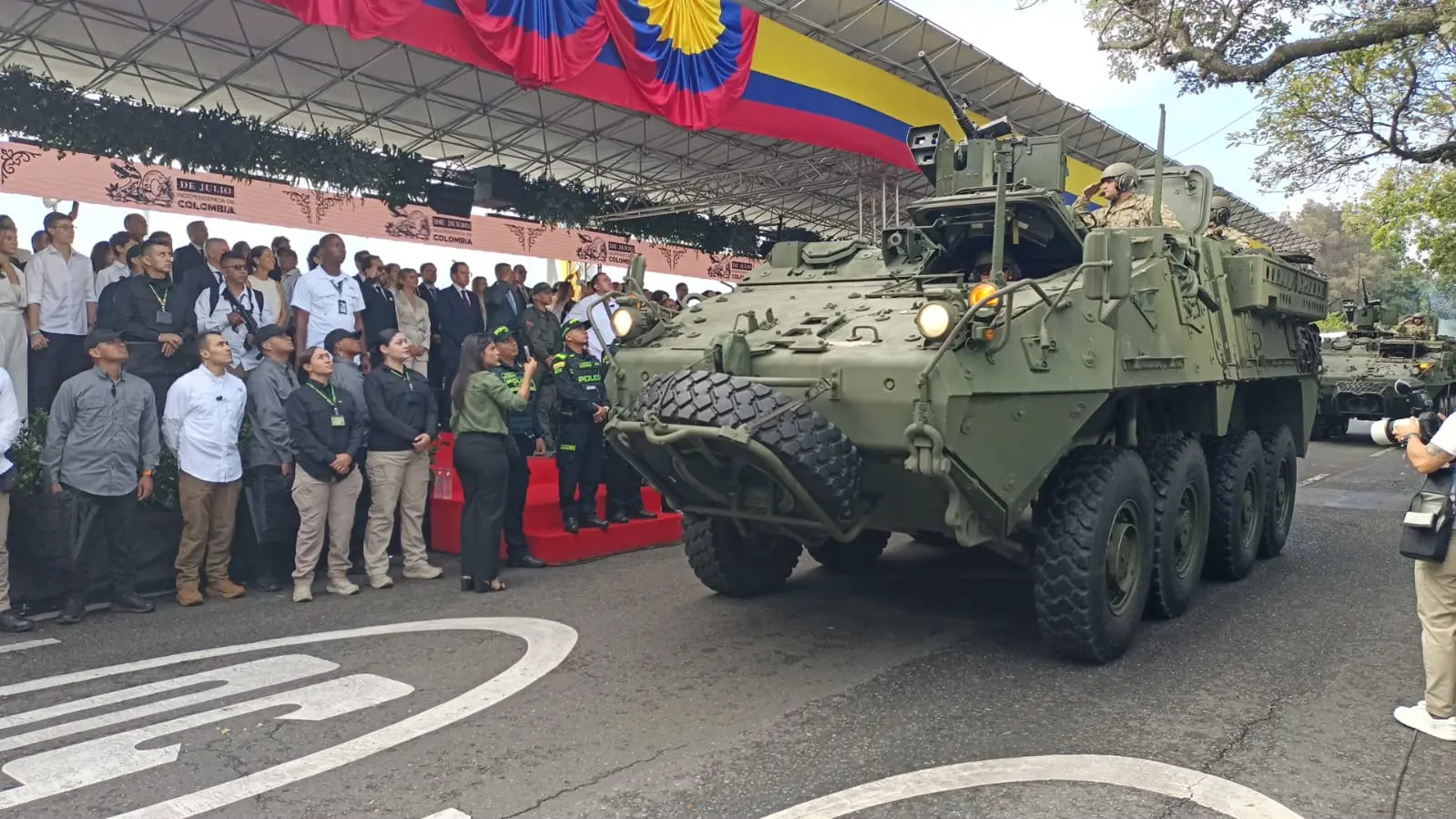 «A partir del 7 de agosto volveremos a tener presidente»: Federico Gutiérrez en el Desfile del 20 de Julio 6 WhatsApp Image 2026 07 20 at 9.47.25 AM