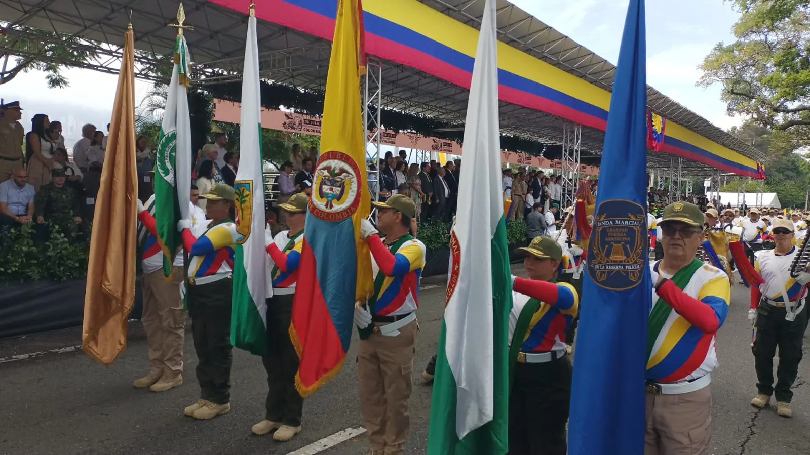 «A partir del 7 de agosto volveremos a tener presidente»: Federico Gutiérrez en el Desfile del 20 de Julio 5 WhatsApp Image 2026 07 20 at 9.47.50 AM