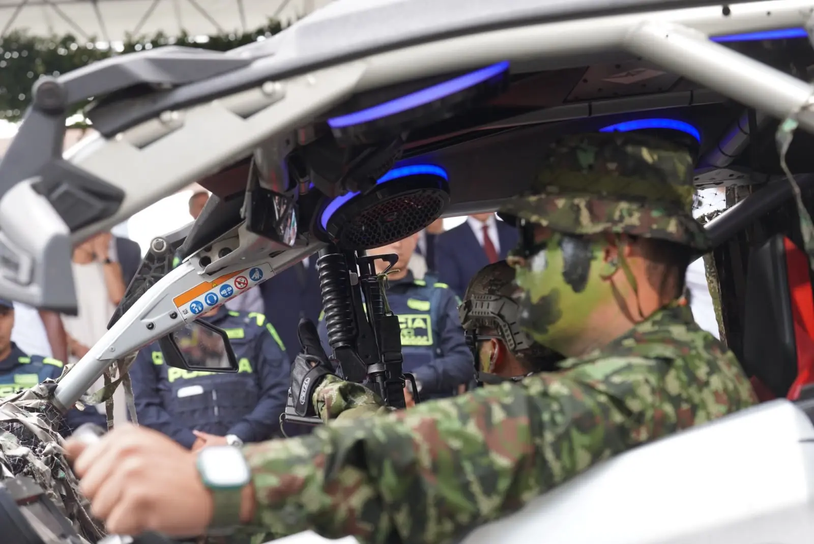 «A partir del 7 de agosto volveremos a tener presidente»: Federico Gutiérrez en el Desfile del 20 de Julio 13 WhatsApp Image 2026 07 20 at 9.50.52 AM1