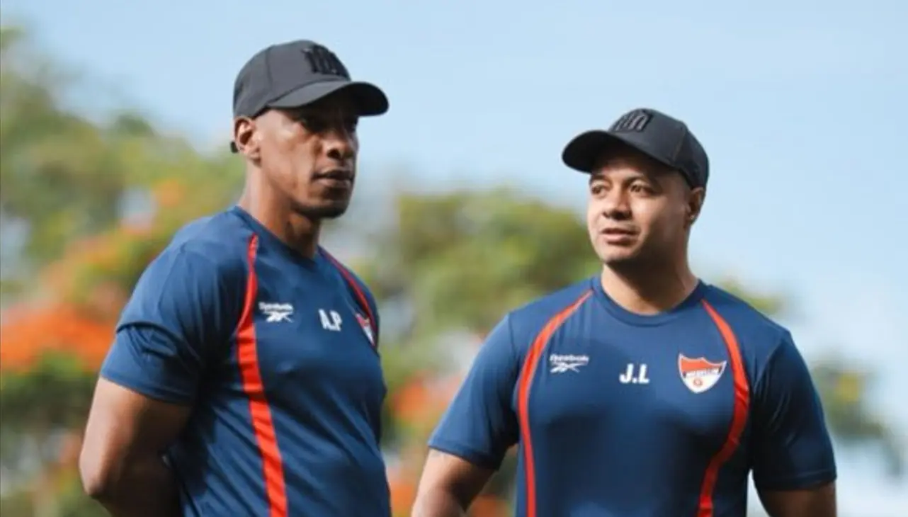 ¡Llegó «el profe»! Primer entrenamiento del DIM bajo las órdenes de Amaranto Perea 10 Amaranto Perea en su primer entrenamiento del DIM