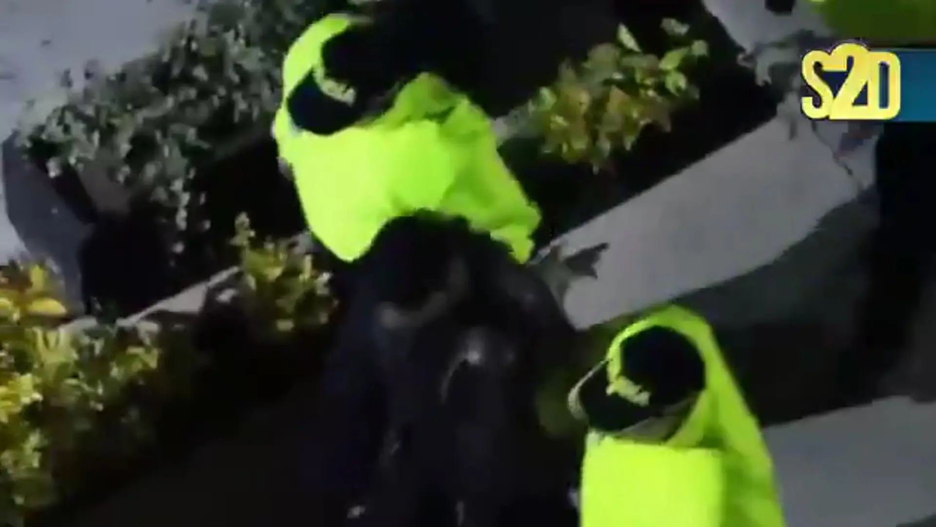 ¡Golpe a «los costeños»! Cayó en Cajicá alias «Quesero», la mano derecha de alias «Castor» 1 "El quesero" actuaba como el dinamizador de homicidios selectivos y extorsiones a gran escala, afectando principalmente a comerciantes y empresarios.