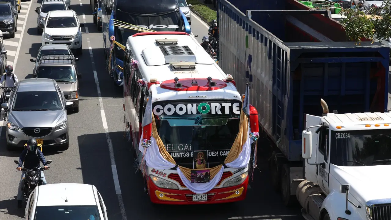 ¡Ojo con la movilidad! Esta es la caravana que recorrerá Medellín por el Día de la Virgen del Carmen 1 ¡Ojo con la movilidad! Esta es la caravana que recorrerá Medellín por el Día de la Virgen del Carmen