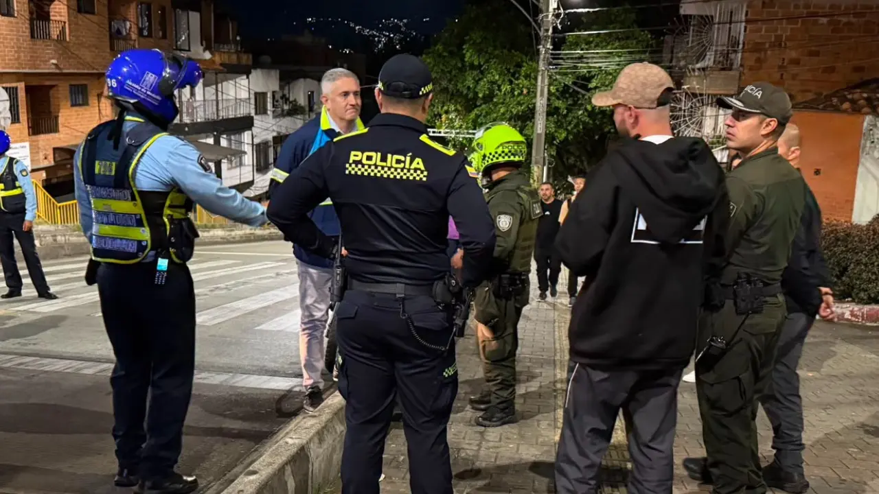 ¡No respetan y les sale caro! Miles de comparendos por invadir carriles exclusivos de Metroplús en Medellín 3 ¡No respetan y les sale caro! Miles de comparendos por invadir carriles exclusivos de Metroplús en Medellín