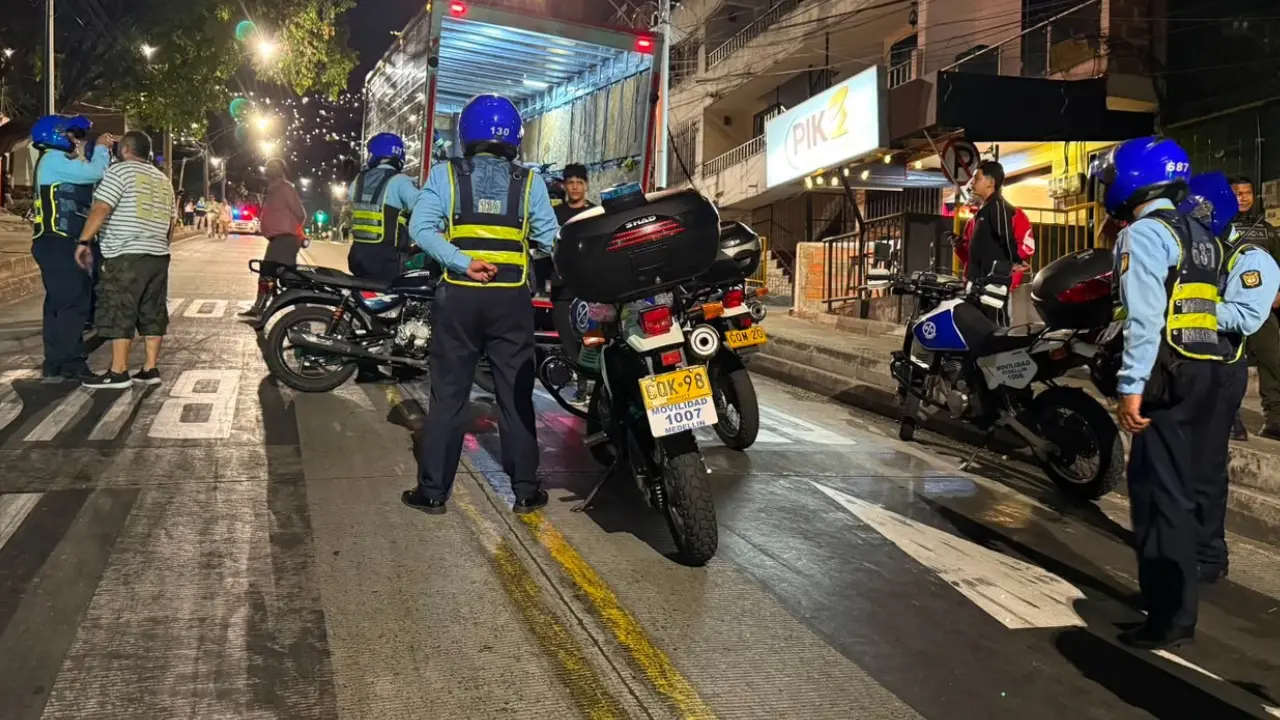¡No respetan y les sale caro! Miles de comparendos por invadir carriles exclusivos de Metroplús en Medellín 2 ¡No respetan y les sale caro! Miles de comparendos por invadir carriles exclusivos de Metroplús en Medellín