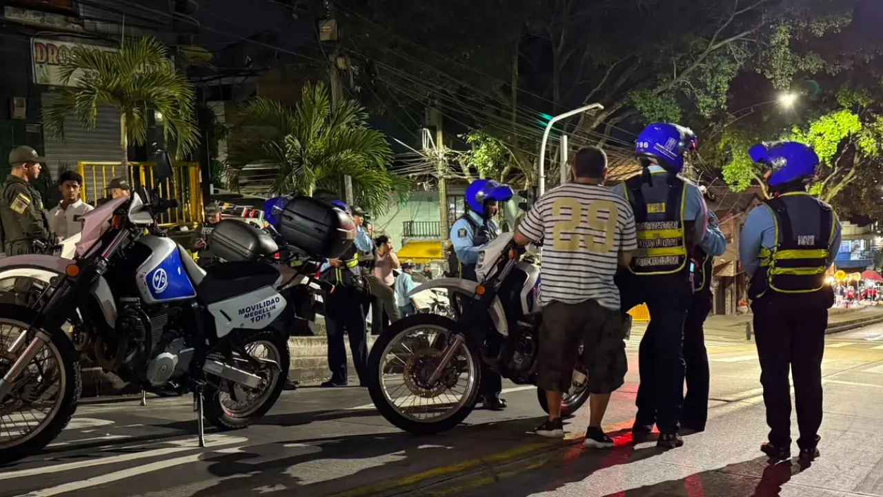 ¡No respetan y les sale caro! Miles de comparendos por invadir carriles exclusivos de Metroplús en Medellín 1 ¡No respetan y les sale caro! Miles de comparendos por invadir carriles exclusivos de Metroplús en Medellín