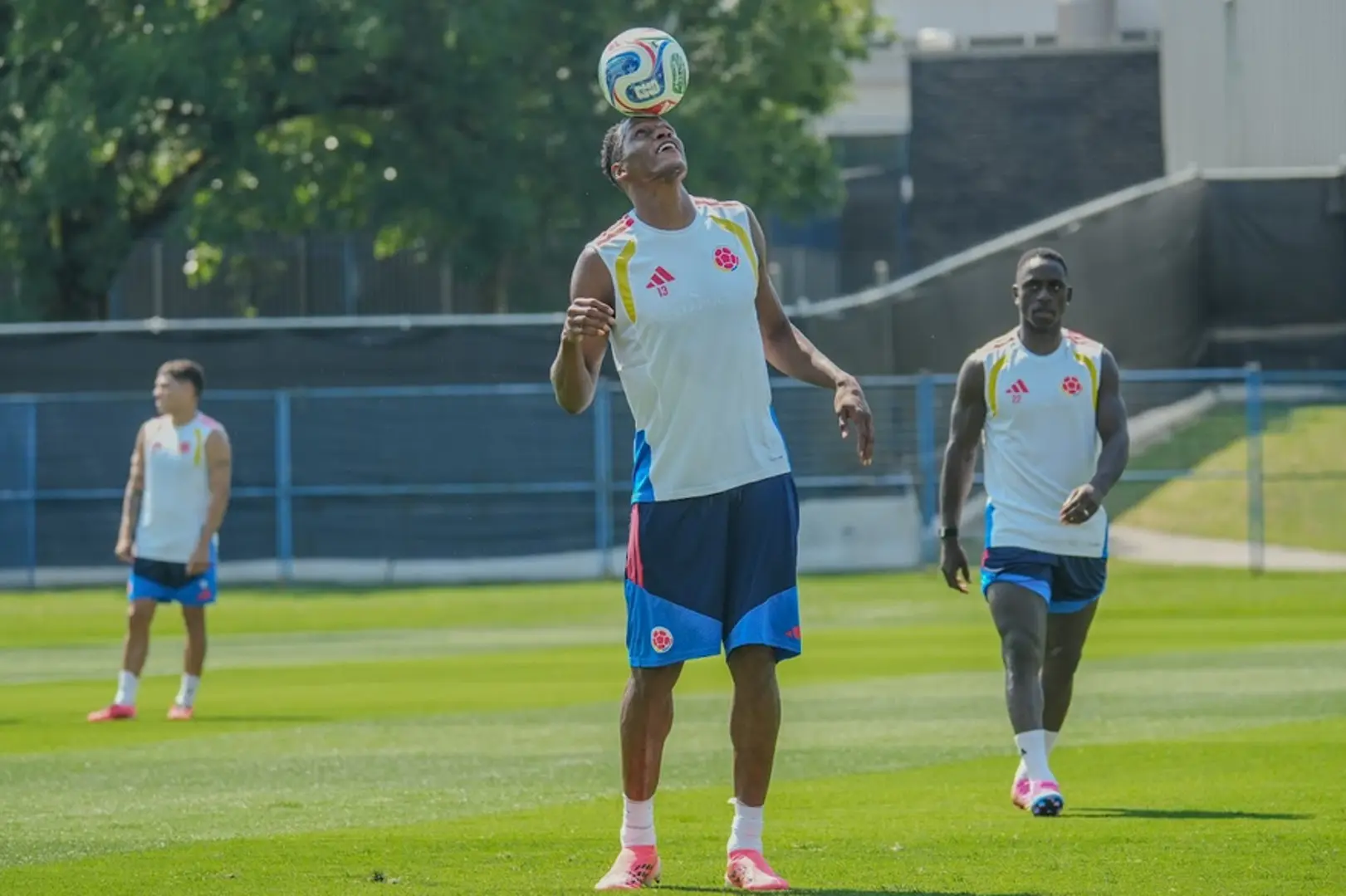 «Todos estamos pensando en Suiza»: la Selección Colombia afina su estrategia para los octavos de final 3 col suiza entrena6