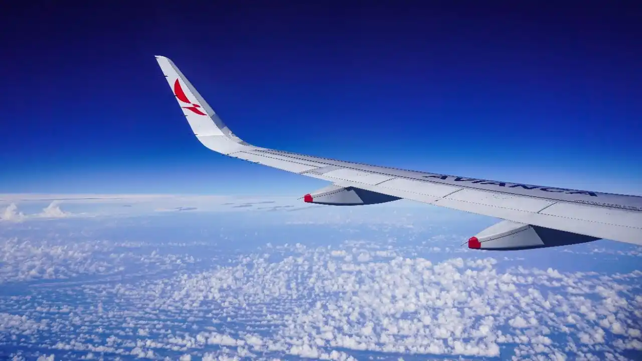 ¡Qué susto! Avión con ruta París - Bogotá aterrizó de emergencia en España tras una falla técnica