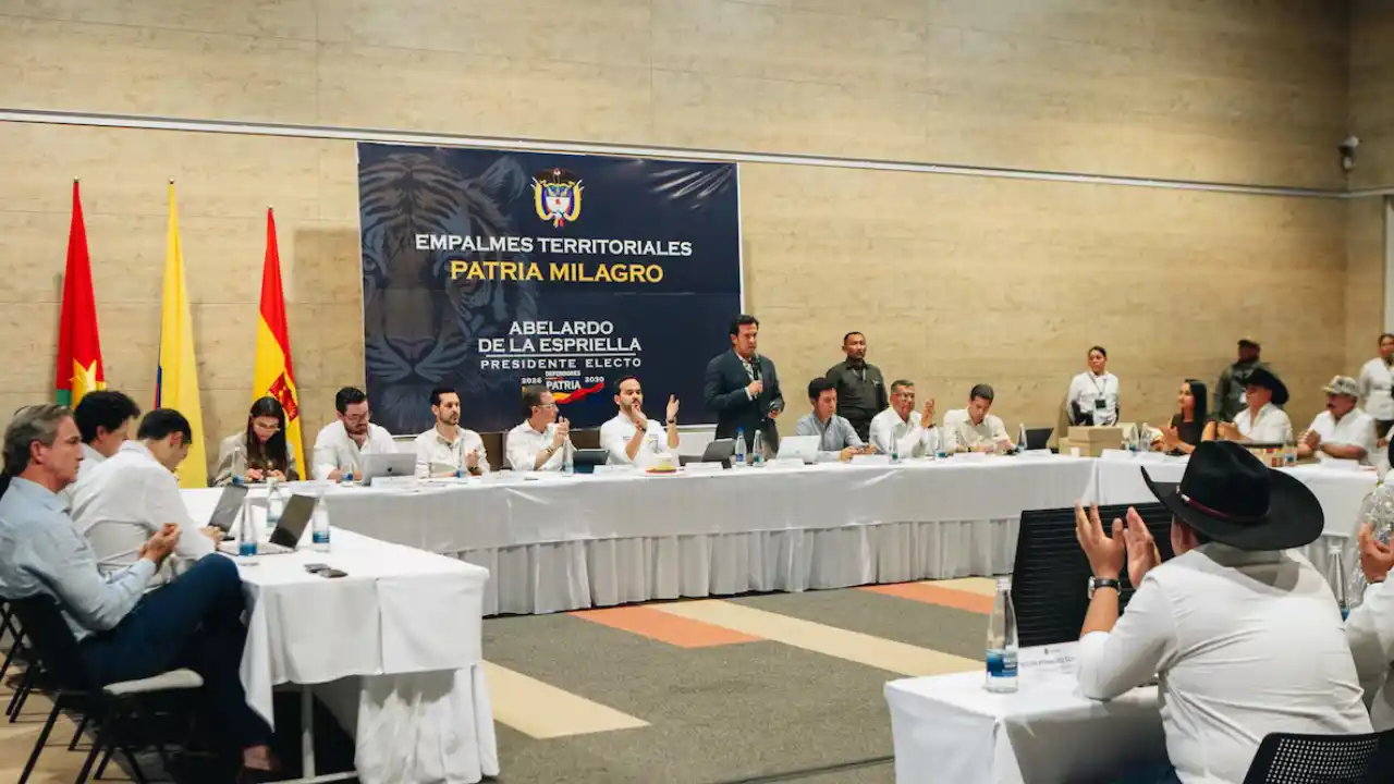 ¡Empalme de De la Espriella prende las alarmas! Denuncian millonarios contratos del Gobierno Petro