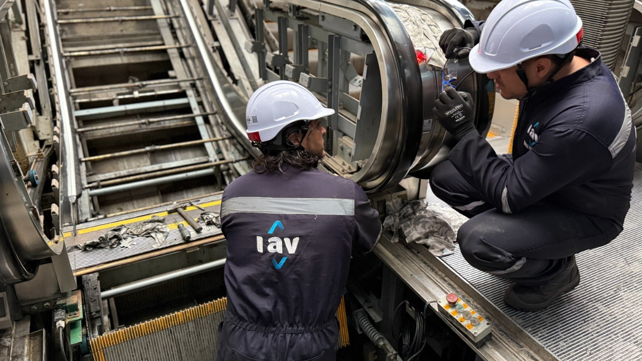 ¡Quedaron como nuevas! Así quedaron las escaleras de la Comuna 13 tras el mantenimiento 3 ¡Quedaron como nuevas! Así quedaron las escaleras de la Comuna 13 tras el mantenimiento