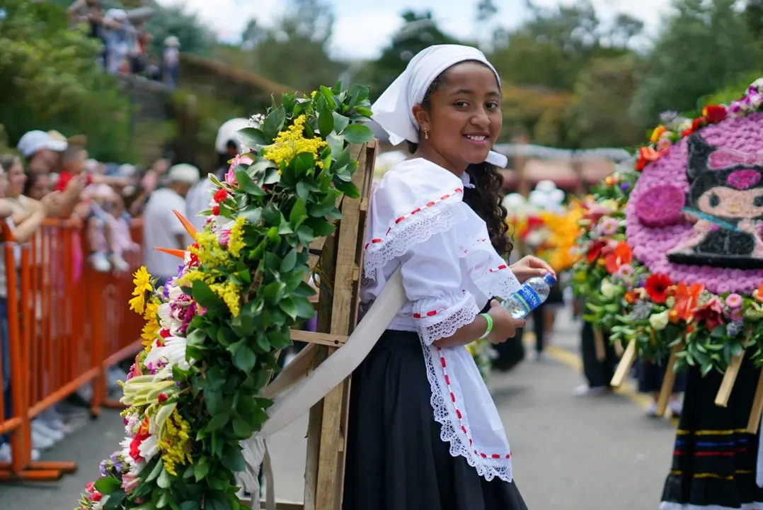Hay 14 mil pases dobles para asistir a los desfiles de Feria de Flores: acá le contamos cómo inscribirse 2 feria de flores pases3