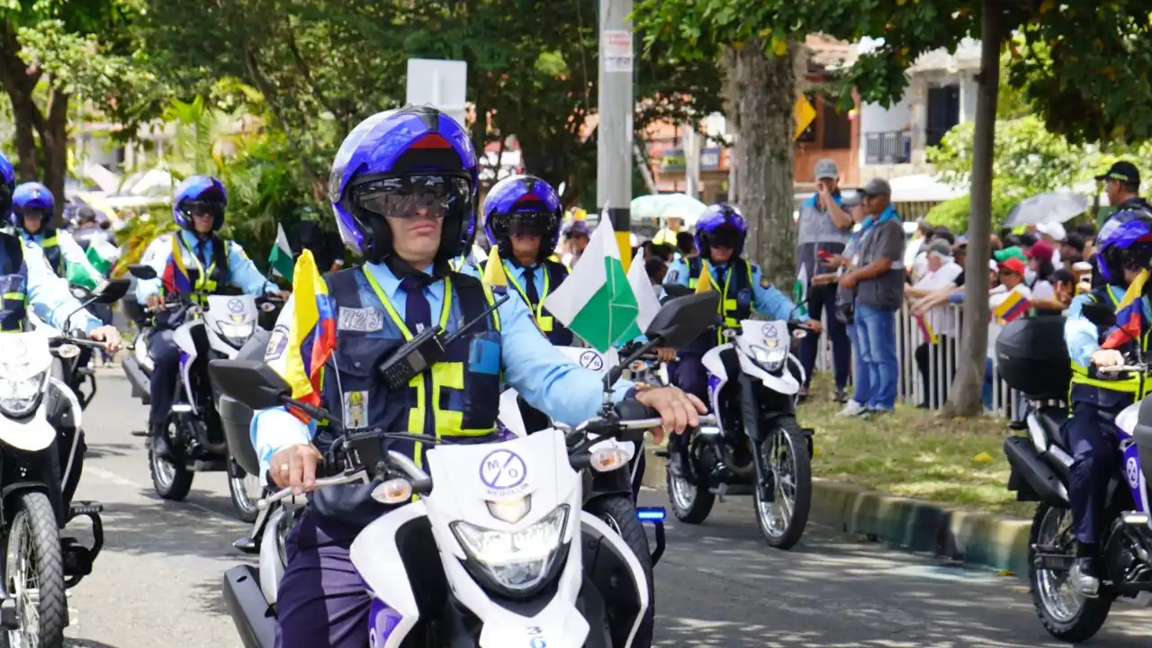 ¡Medellín se llena de orgullo patrio! Todo listo para el gran desfile militar del 20 de julio 2 ¡Medellín se llena de orgullo patrio! Todo listo para el gran desfile militar del 20 de julio