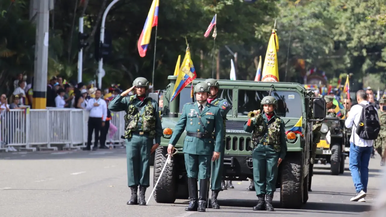 ¡Medellín se llena de orgullo patrio! Todo listo para el gran desfile militar del 20 de julio 4 ¡Medellín se llena de orgullo patrio! Todo listo para el gran desfile militar del 20 de julio