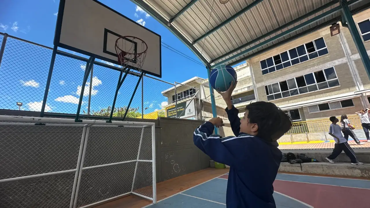Medellín entrega más de 43 mil implementos para fortalecer el deporte 2 Medellín entrega más de 43 mil implementos para fortalecer el deporte