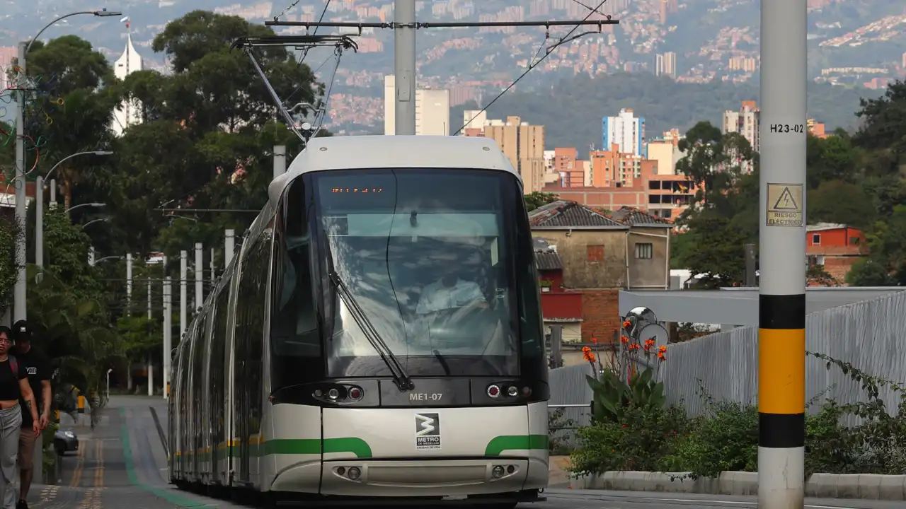 ¡Pilas! El Metro cambia horarios por la Feria de las Flores: habrá servicio hasta medianoche 3 ¡Pilas! El Metro cambia horarios por la Feria de las Flores: habrá servicio hasta medianoche