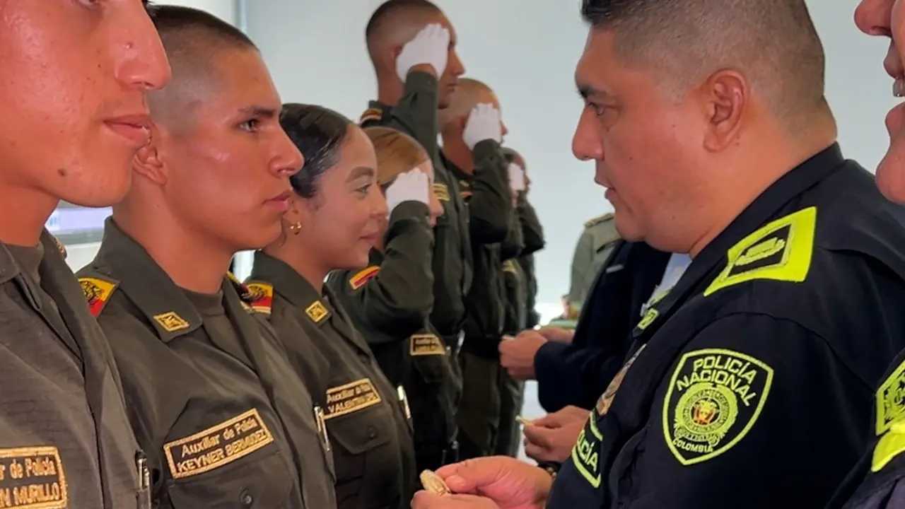 ¡Más policías en las calles! 69 nuevos auxiliares apoyarán la seguridad en Antioquia 3 ¡Más policías en las calles! 69 nuevos auxiliares apoyarán la seguridad en Antioquia