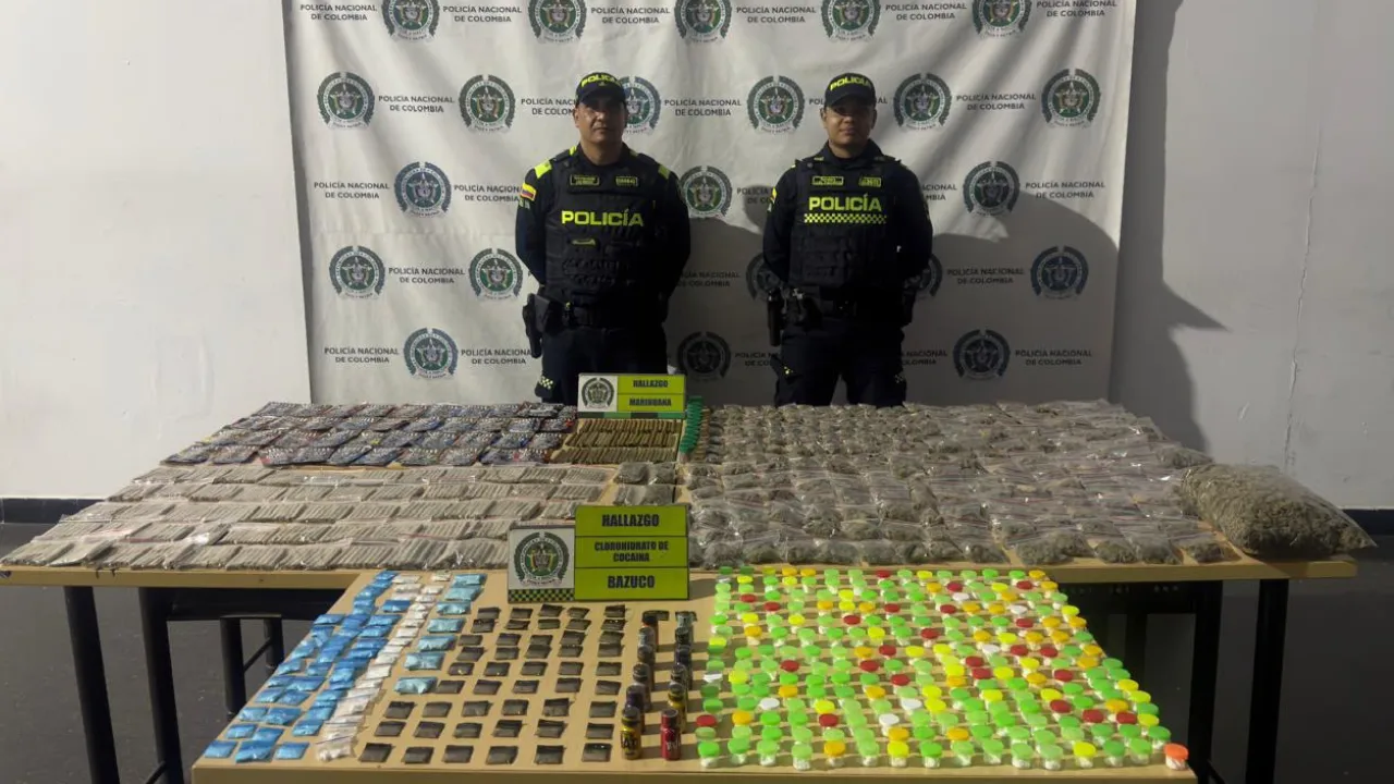 Ni tirando la droga a los techos se salvaron: siete capturados durante operativo en Barrio Antioquia