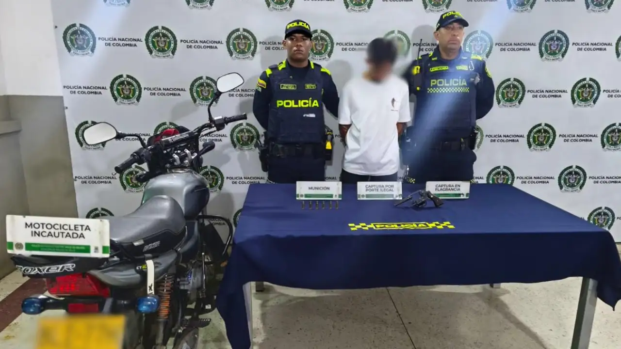 ¡No dieron tregua! Operativos en Bello dejaron capturas, armas incautadas y recuperación de espacio público 1 Los operativos en Bello dejaron dos capturados, tres armas de fuego fuera de circulación, recuperación de espacio público y acciones preventivas en instituciones educativas.
