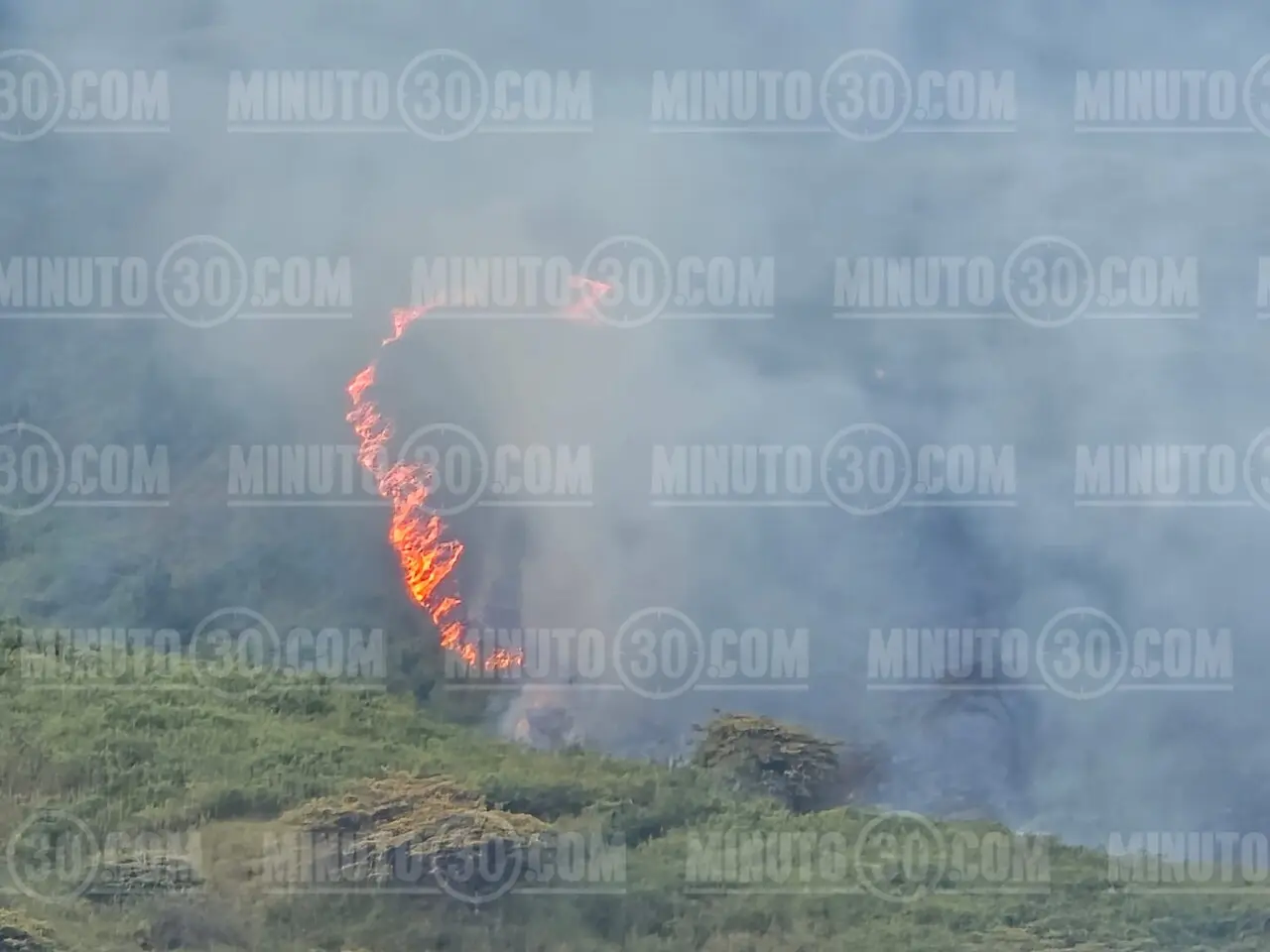 Feroz incendio forestal en Bello cerca al Cerro Quitasol: llamas superan los 4 metros de altura 6 quitasol1