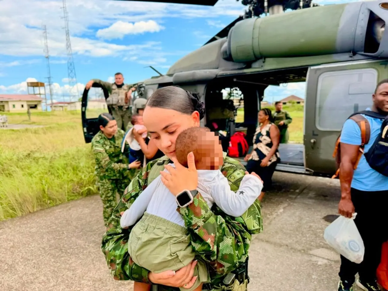 El ejército rescató a 45 civiles secuestrados por el ELN y permitió el paso en la vía Quibdó - Medellín 2 Secuestro del ELN4 rescatado