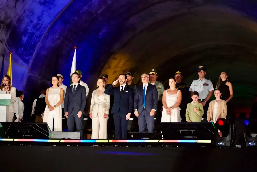 Antioquia conmemoró la Independencia de Colombia en la Nueva Vía al Mar con un homenaje a la Fuerza Pública