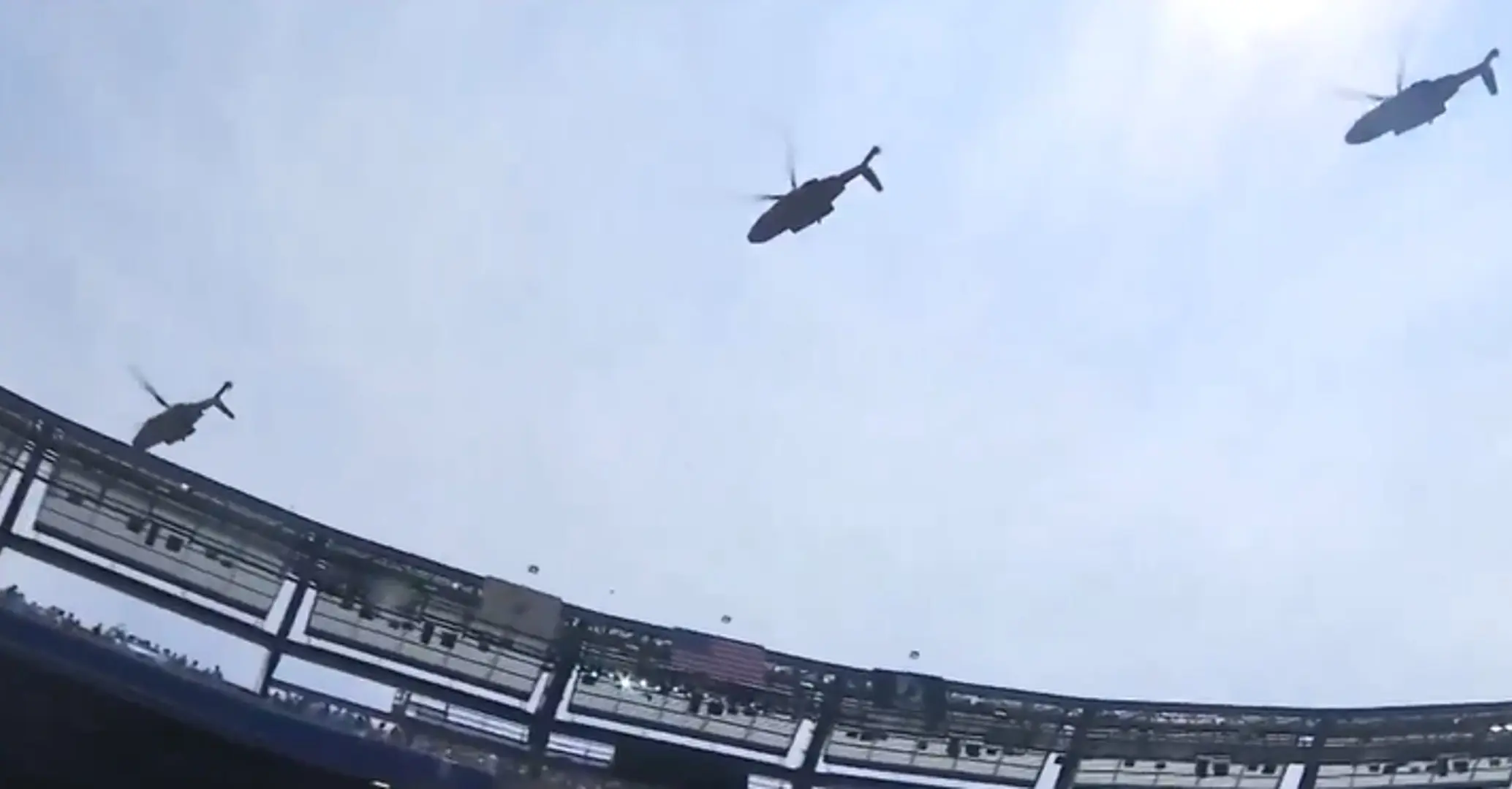 ¡Llegada de película! El espectacular sobrevuelo de Donald Trump en la gran final del Mundial 2026 2 trump helicoptero2