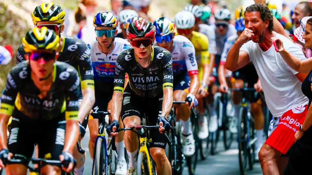¡Drama en el Tour de Francia! Jonas Vingegaard sufre dura caída y abandona la carrera 2 vingegaard caida