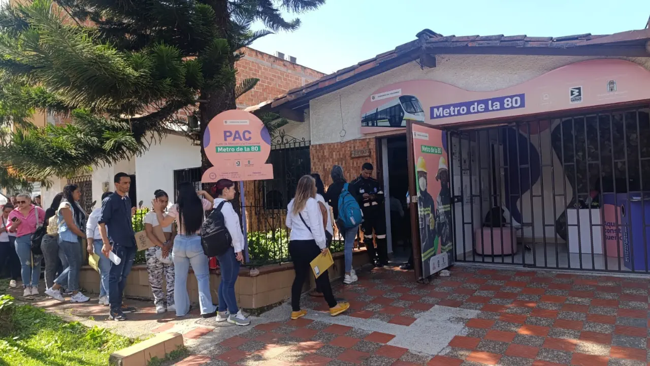 ¡Un sueño que por fin toma forma! 115 familias legalizaron sus viviendas en Medellín 1 ¡Un sueño que por fin toma forma! 115 familias legalizaron sus viviendas en Medellín