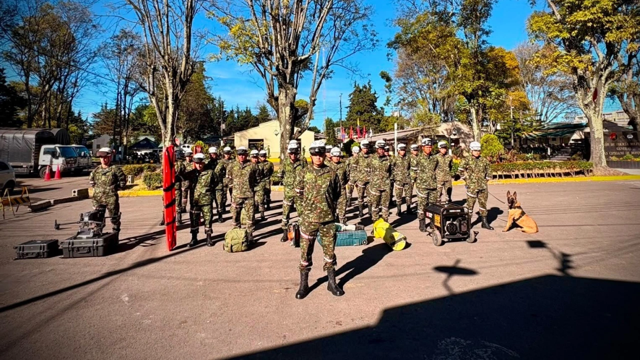 ¡Los que nunca fallan! Nuestro glorioso Ejército está listo para atender las ciudades afectadas por el temblor 3 4 Los que nunca fallan Nuestro glorioso Ejercito esta listo para atender las ciudades afectadas por el temblor