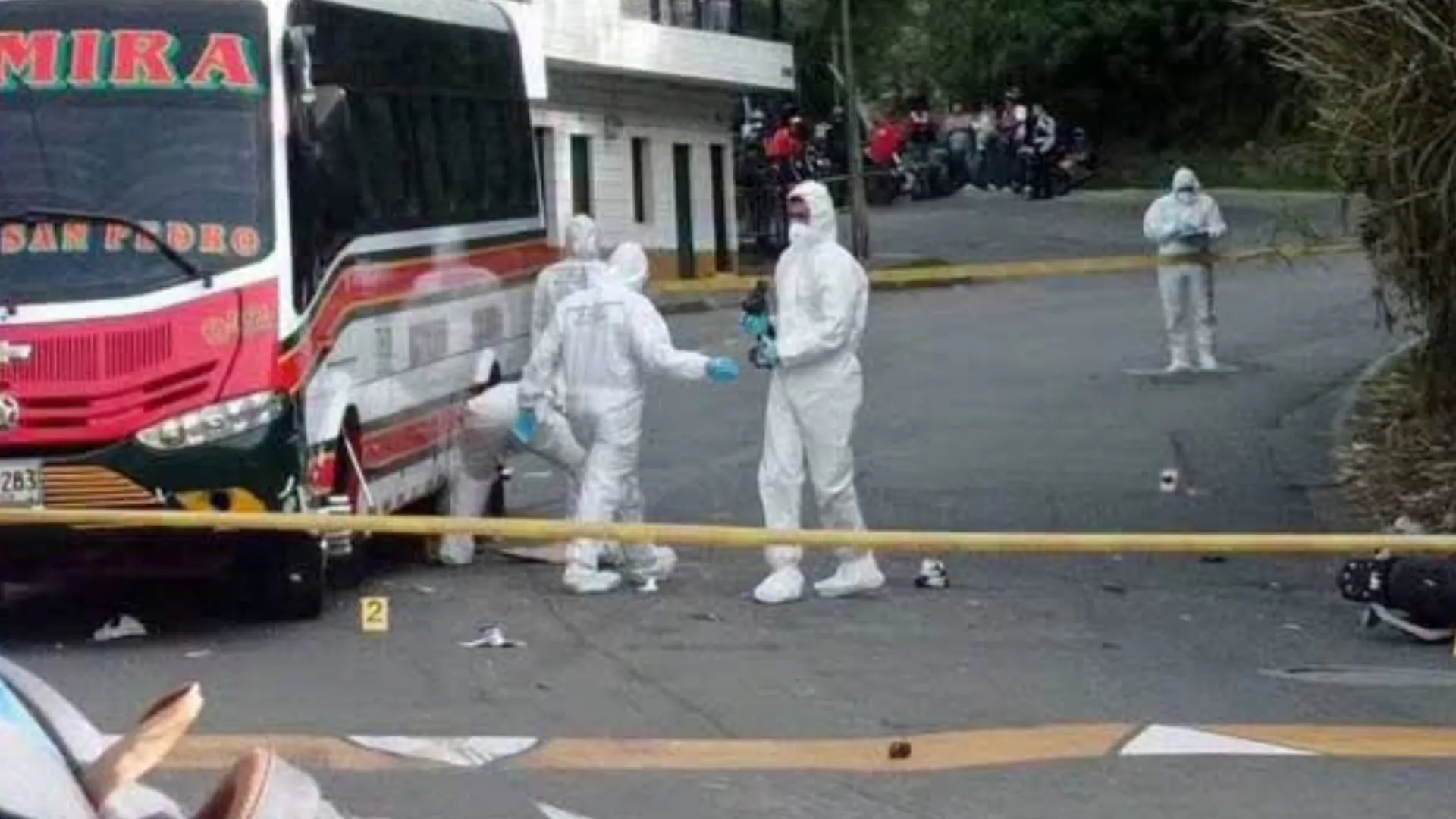 ¡Fuerte accidente en San Cristóbal! Choque entre bus y moto deja una víctima fatal 2 ¡Fuerte accidente en San Cristóbal! Choque entre bus y moto deja una víctima fatal