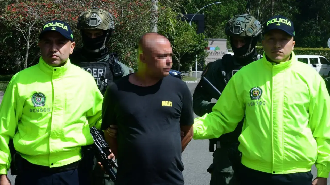 Alias 'Hermes' paseaba tranquilo con su mascota y terminó capturado por narcotráfico en Rionegro 2 Alias 'Hermes' paseaba tranquilo con su mascota y terminó capturado por narcotráfico en Rionegro