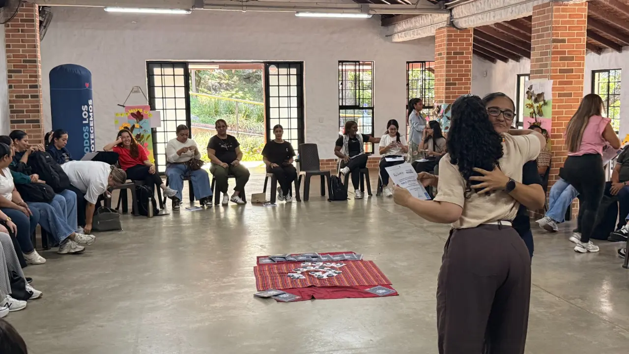 Prevención de violencias contra la primera infancia: Buen Comienzo certificó a agentes educativas 3 Prevención de violencias contra la primera infancia: Buen Comienzo certificó a agentes educativas