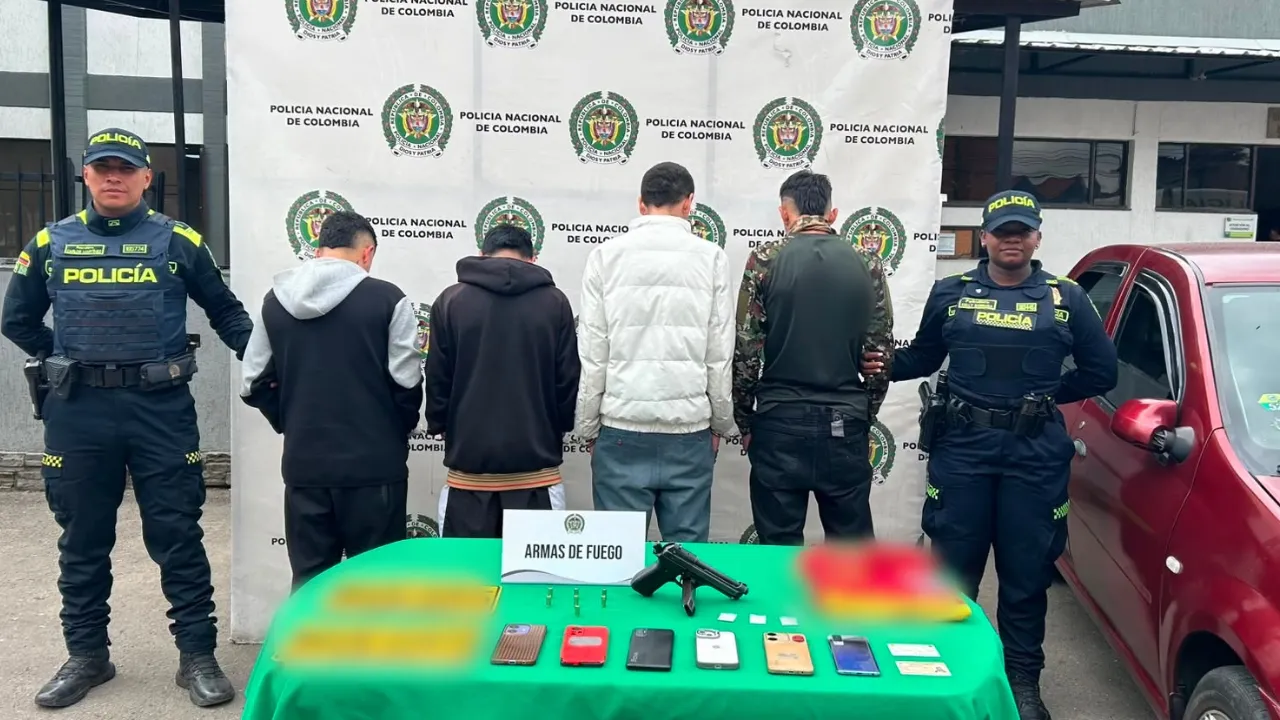 ¡Se les cayó la fachada! Se hacían pasar por vendedores para robar comercios en Bogotá
