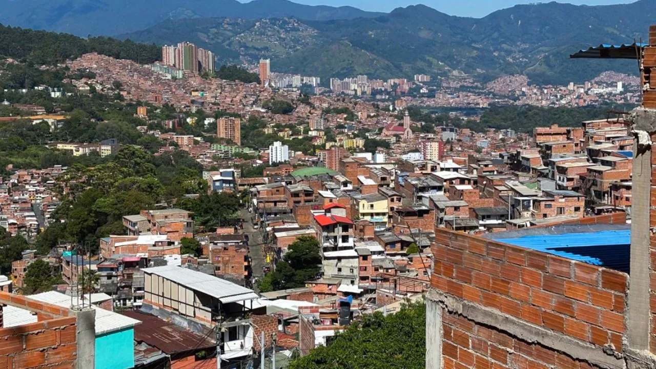 Entre quebradas, zonas protegidas y riesgo de deslizamiento: frenan seis construcciones en Villatina 2 Entre quebradas, zonas protegidas y riesgo de deslizamiento: frenan seis construcciones en Villatina