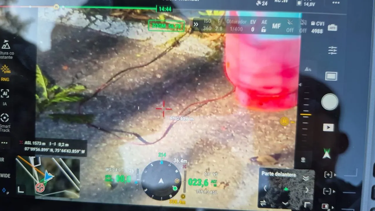 ¡Alerta en Ituango! Ejército verifica cilindro abandonado con posible explosivo en una vía 3 ¡Alerta en Ituango! Ejército verifica cilindro abandonado con posible explosivo en una vía