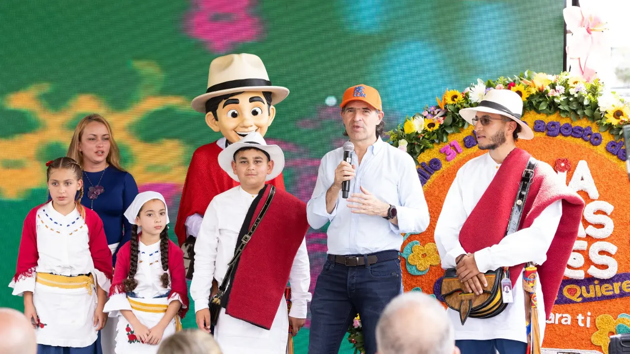 ¿Aún no has ido? Las Plazas de Flores siguen abiertas con música, comida y entrada gratis 1 ¿Aún no has ido? Las Plazas de Flores siguen abiertas con música, comida y entrada gratis