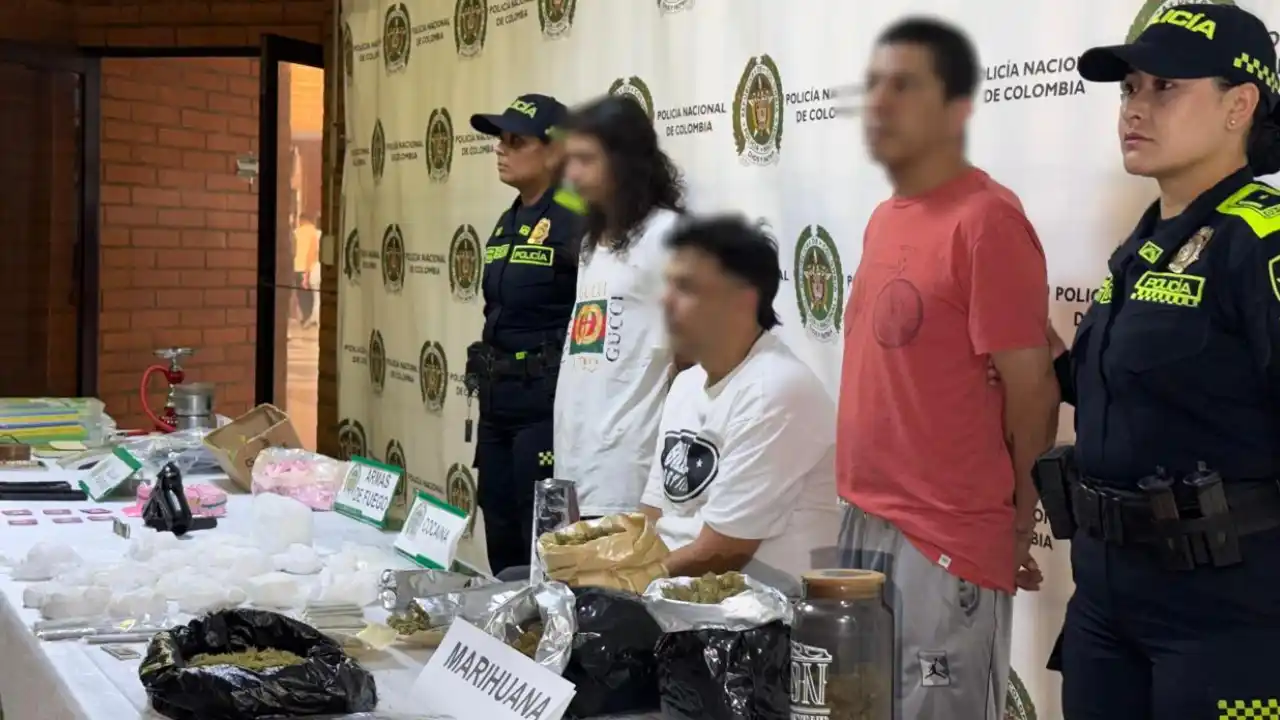 Caen tres de 'Los Amarillos' que se hacían la plata vendiendo drogas en parques y cerca a colegios de Medellín 2 Caen tres de 'Los Amarillos' que se hacían la plata vendiendo drogas en parques y cerca a colegios de Medellín