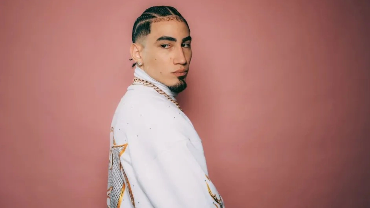 Omar Courtz confirma su regreso a Bogotá con la gira mundial Por Si Mañana No Estoy en el Movistar Arena