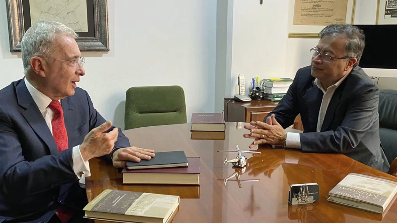¿Ya son mejores amigos? Centro Democrático volvería a unirse a Petro para ganar elección del contralor