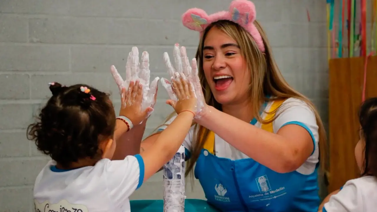 Medellín ofrece cursos de inglés para cuidadores de niños 1 Medellín ofrece cursos de inglés para cuidadores de niños