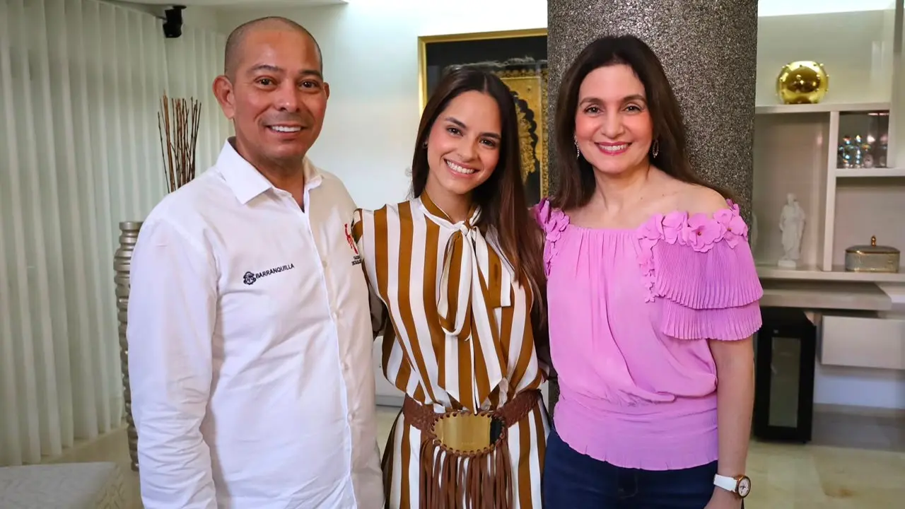 ¡Le llevaron la corona hasta la casa! Salwa Maloof Habib es la nueva Reina del Carnaval de Barranquilla 2027 2 carnaval1