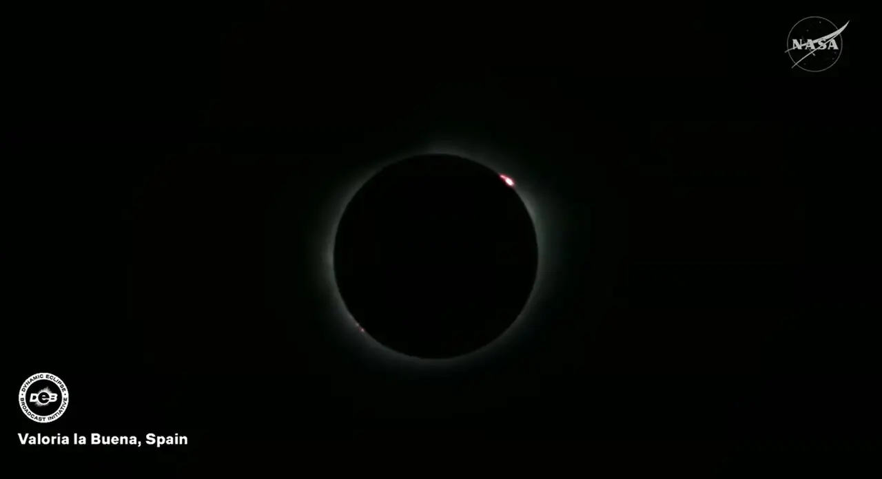 ¡Espectáculo en el cielo! Hermosas imágenes del eclipse total de sol que oscureció a España 2 eclipse 12 de agosto