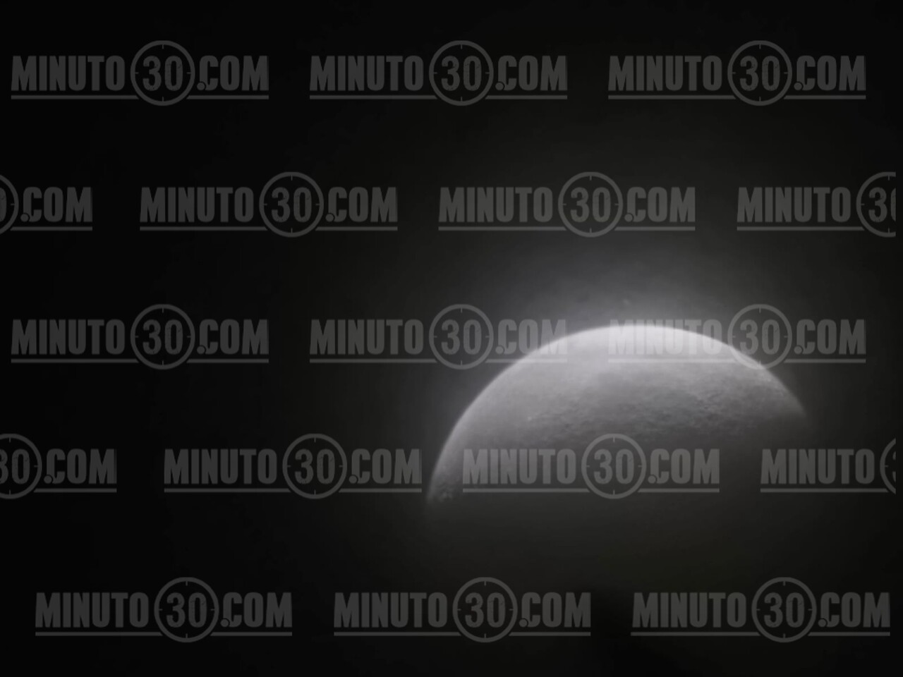 Majestuoso espectáculo: El eclipse parcial de luna «oscureció» el cielo de Medellín en un 90% 8 eclipse7