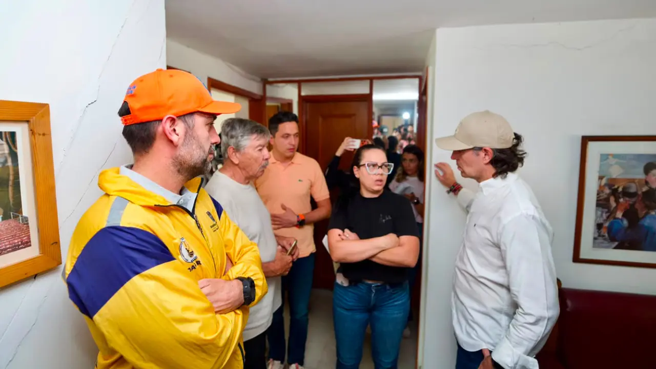 Fico Gutiérrez descarta riesgo estructural en edificios de Carlos E. Restrepo tras terremoto 1 Fico Gutiérrez descarta riesgo estructural en edificios de Carlos E. Restrepo tras terremoto