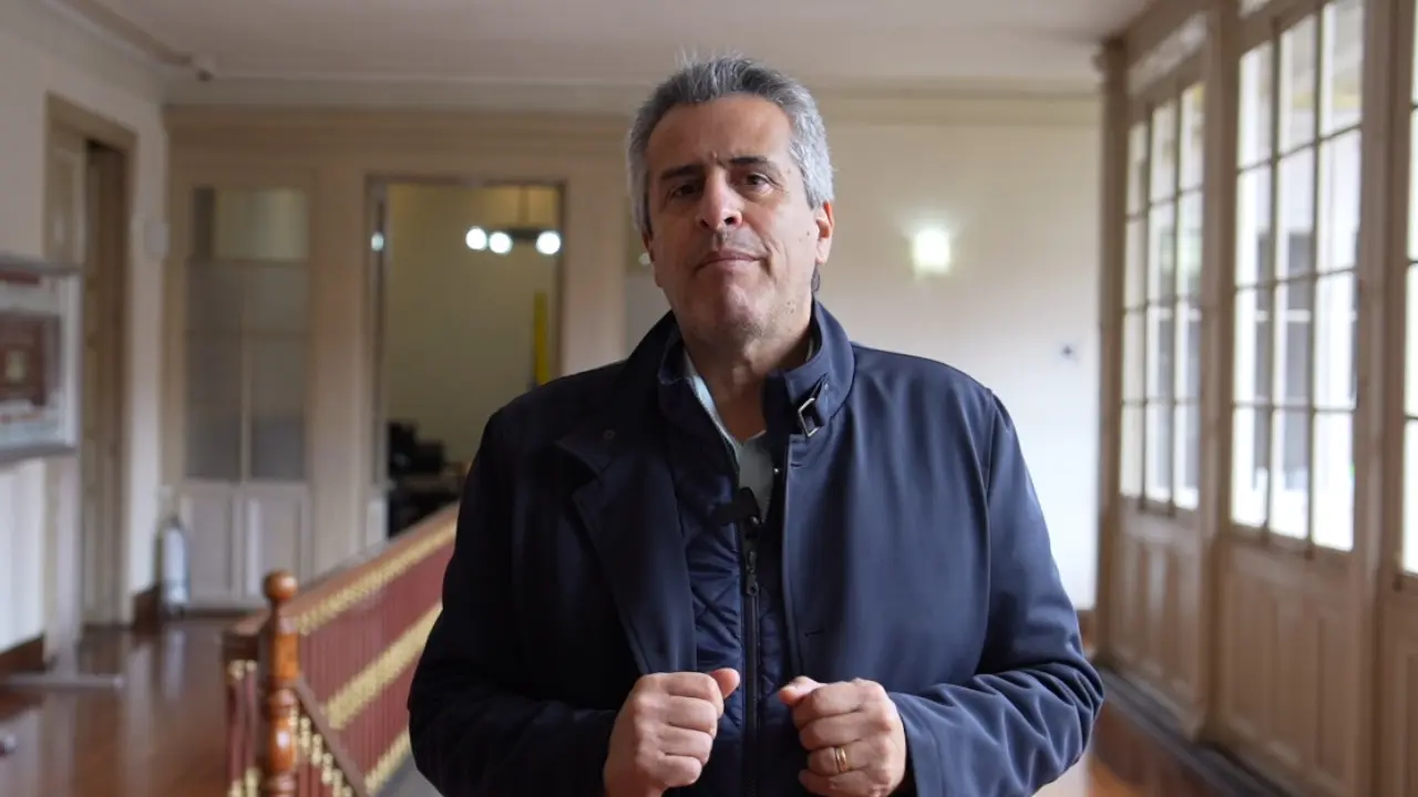 El exministro Luis Fernando Velasco quedó con casa por cárcel por caso UNGRD